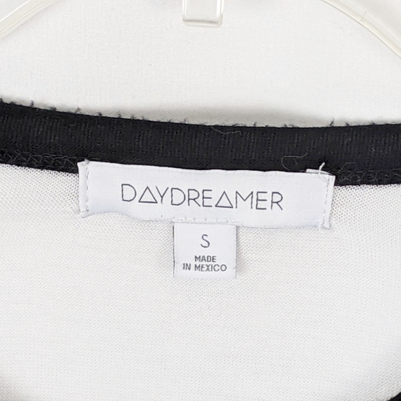 Daydreamer Guns N' Roses Half Sleeve Graphic Tee - Picture 3 of 5